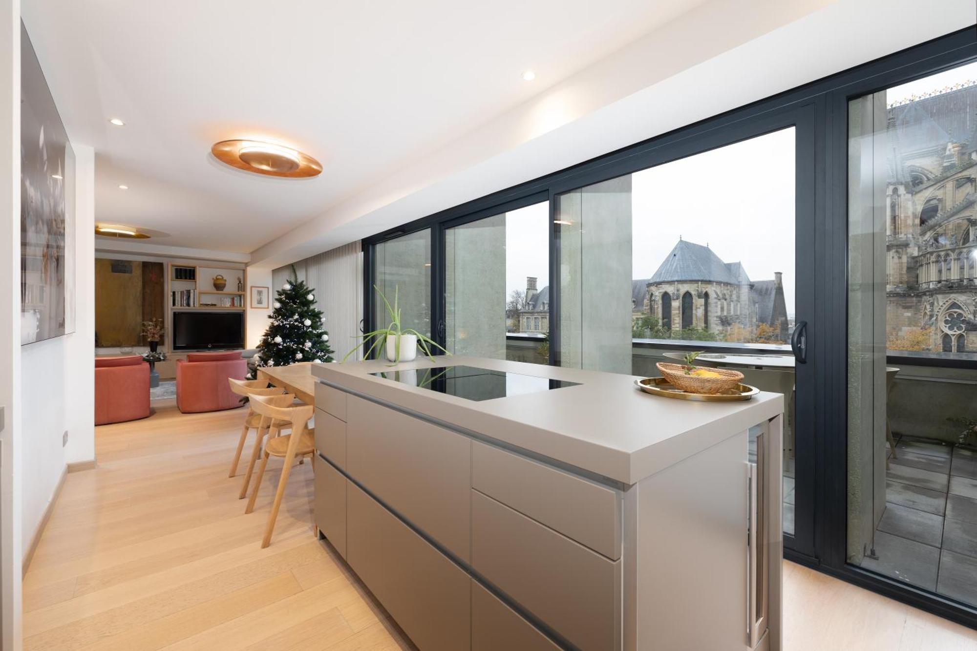 Les Suites 7 Anges - Parking, Vue Cathedrale & Centre Historique Reims Eksteriør bilde