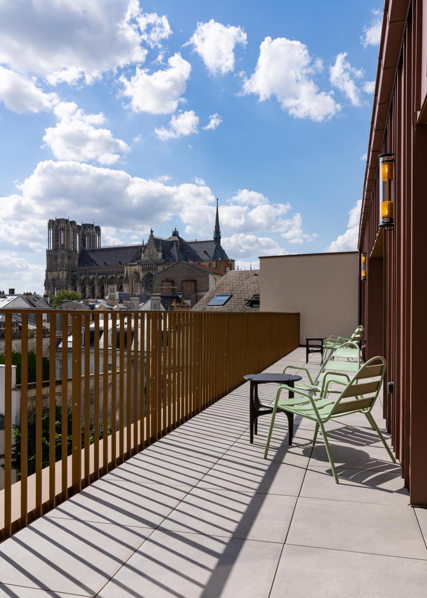 Les Suites 7 Anges - Parking, Vue Cathedrale & Centre Historique Reims Eksteriør bilde